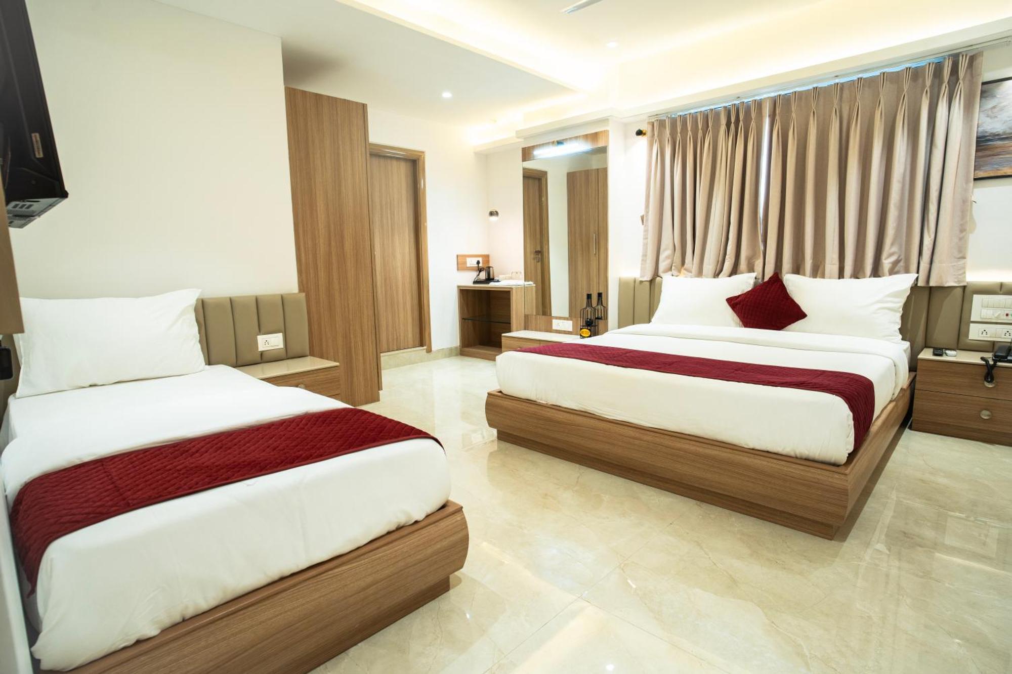 Hotel The Grand Murli Surat Zewnętrze zdjęcie