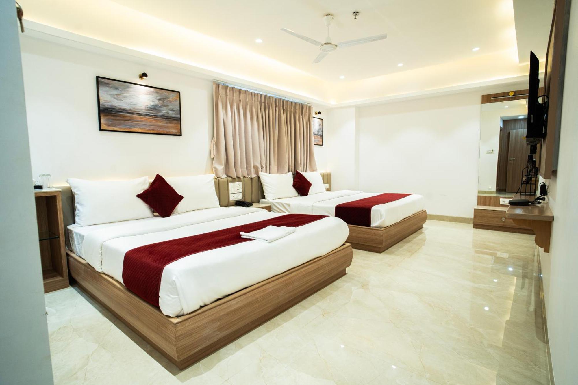 Hotel The Grand Murli Surat Zewnętrze zdjęcie