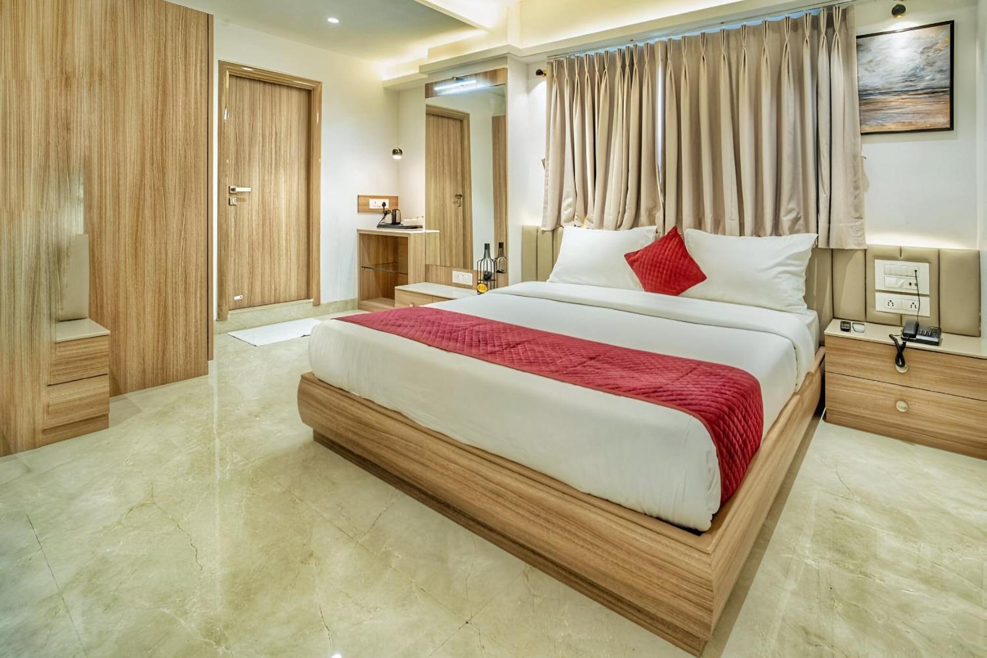 Hotel The Grand Murli Surat Zewnętrze zdjęcie